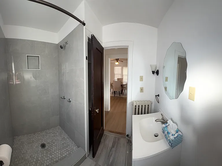 53 Fleetwood Ave — Photo 6