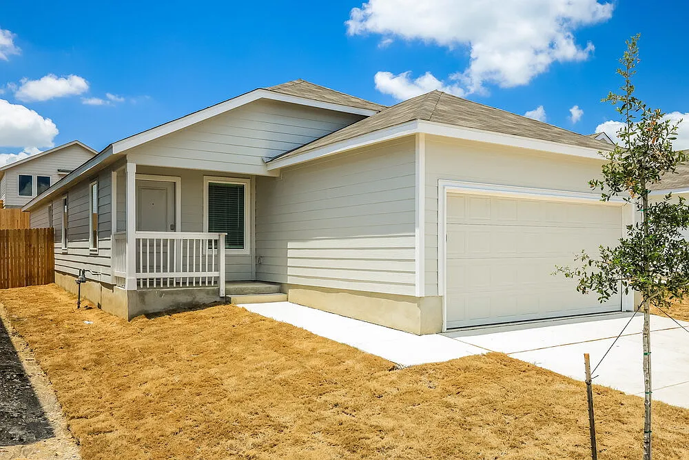 4 bed, 2.0 bath, 1575 sqft, $1,655 — Photo 3