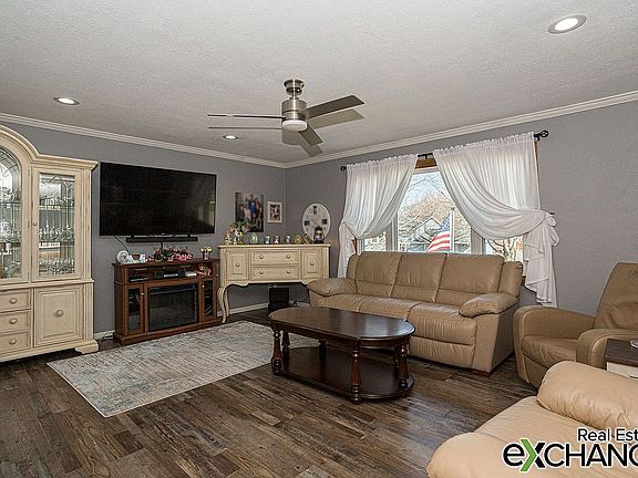 4th image of 920 5th St #A