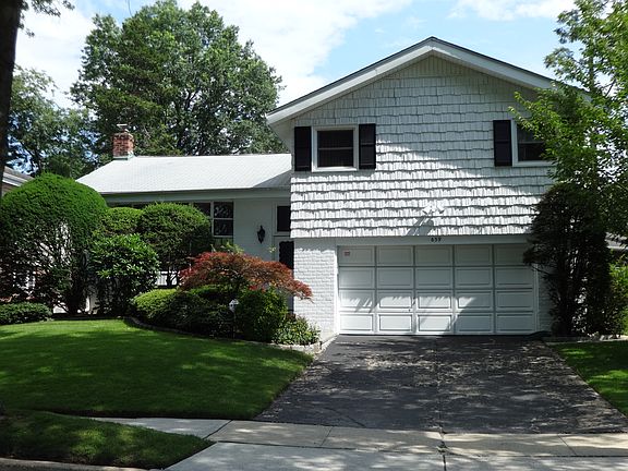 3rd image of 639 Meryl Dr