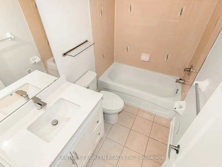 2427 Greenwich Dr — Photo 34