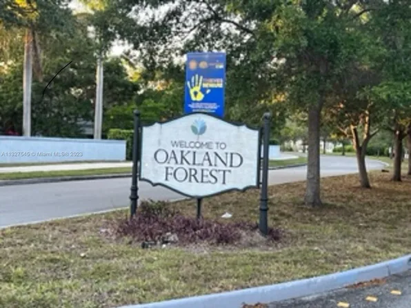2753 S Oakland Forest Dr APT 202, Oakland Park, FL 33309