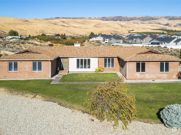 2381 8th Street NE, East Wenatchee, WA 98802