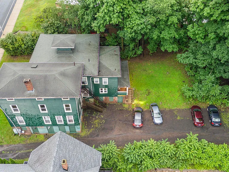 113 E Main St #4 — Photo 25