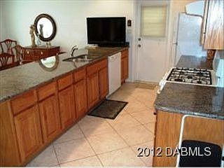 3rd image of 2612 S Peninsula Dr