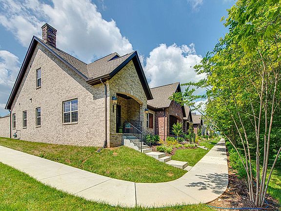 4th image of 2063 Moultrie Cir
