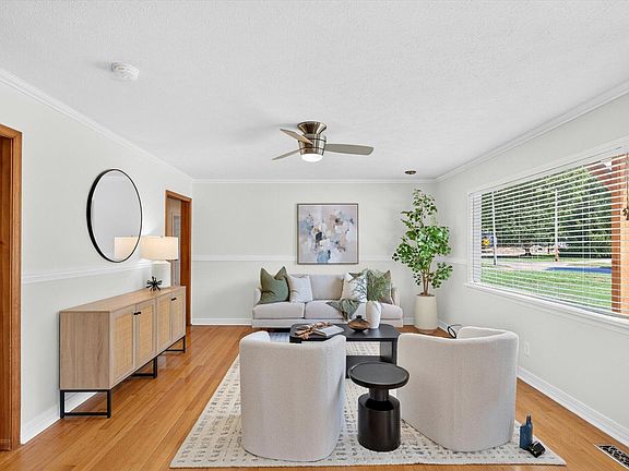 5th image of 1345 E Walnut Street