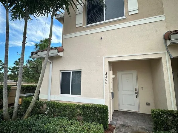 2800 NW 180th St, Miami Gardens, FL 33056