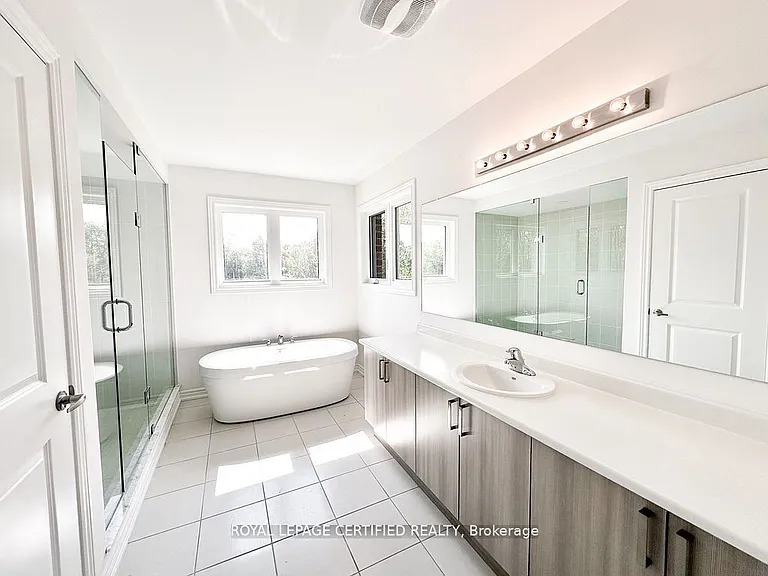 10 Baycroft Blvd — Photo 15