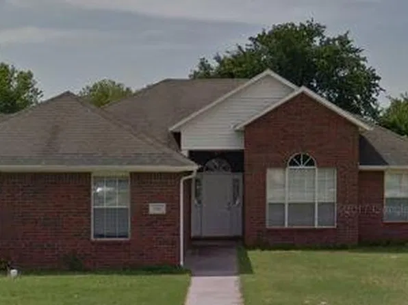 1901 Spruce Rd, Bentonville, AR 72712