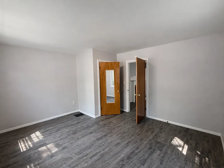 329 Lyon St NE #2 — Photo 5