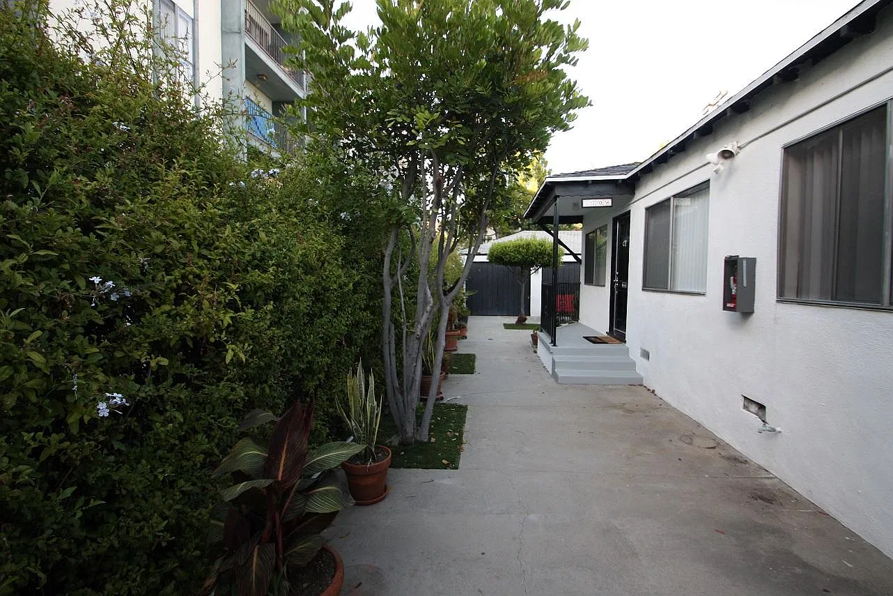 3704 Glendon Ave — Photo 3