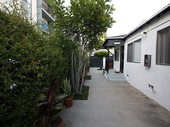 4th image of 3704 Glendon Ave