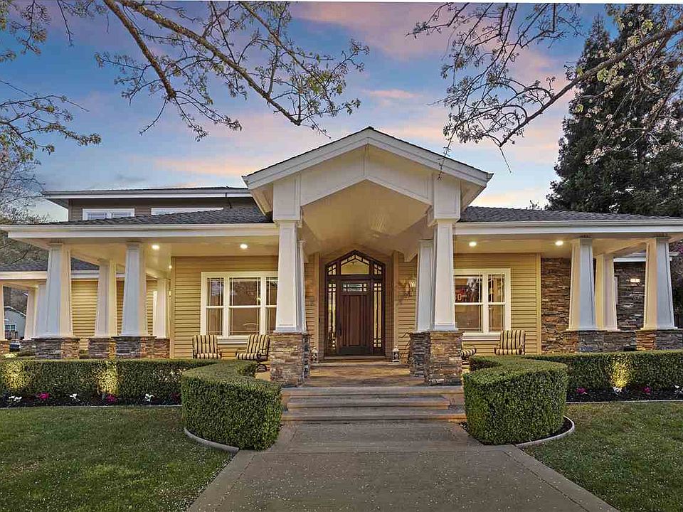2nd image of 7 Brightwood Cir