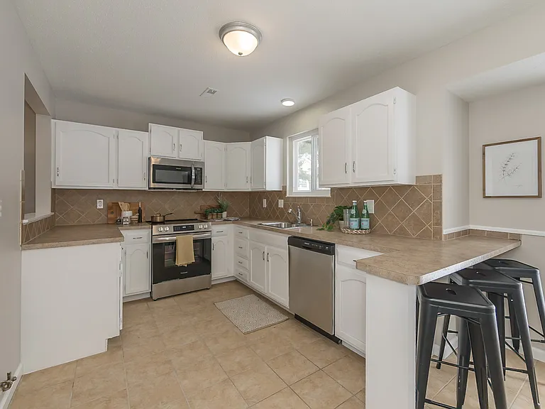 1300 Forest Creek Dr — Photo 36
