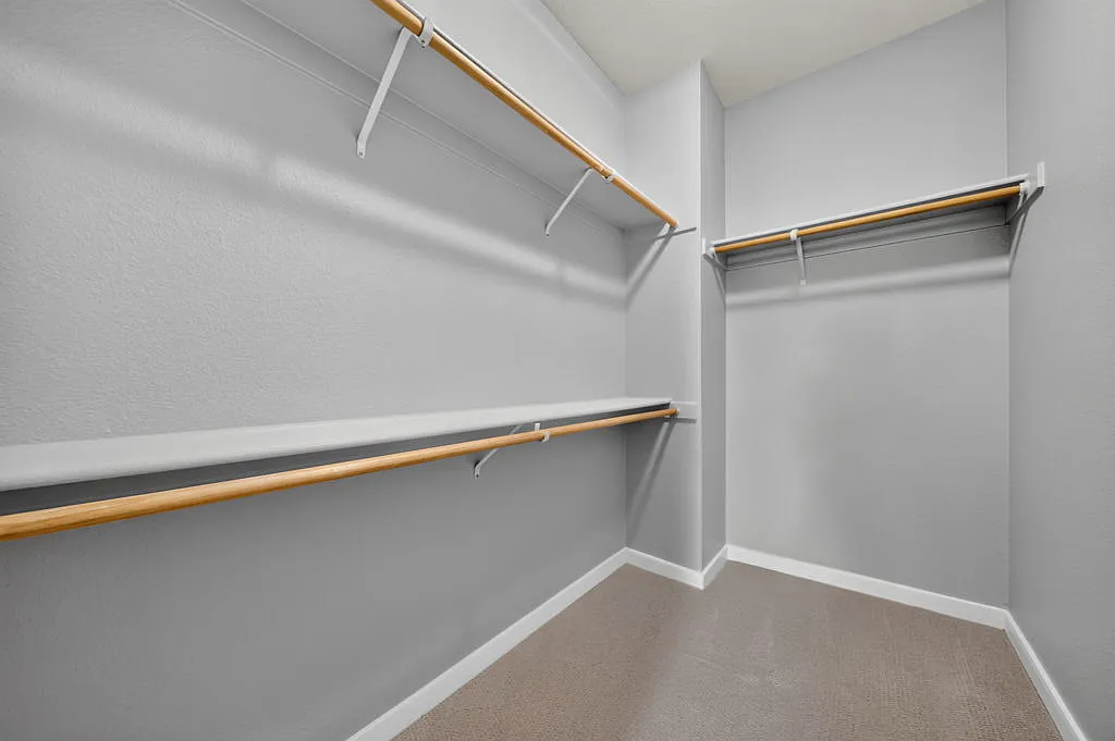 Buckingham Place Apartments — Photo 4