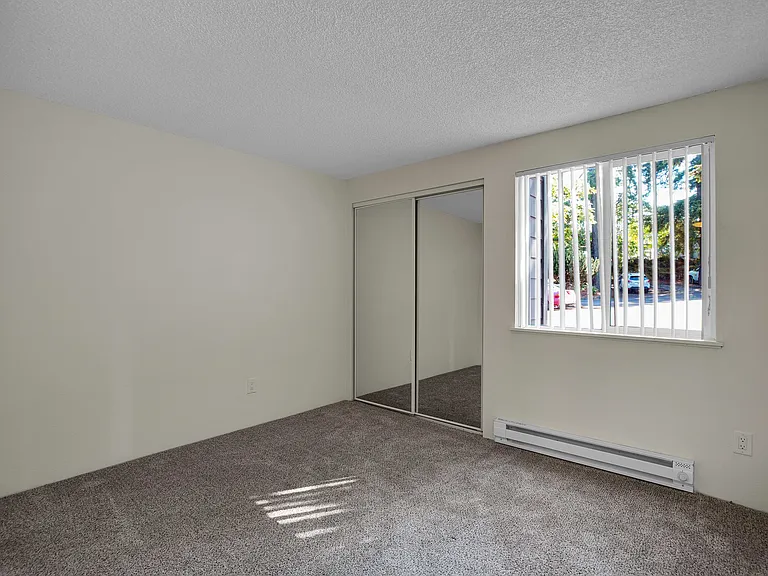 Riverview Apartments — Photo 37