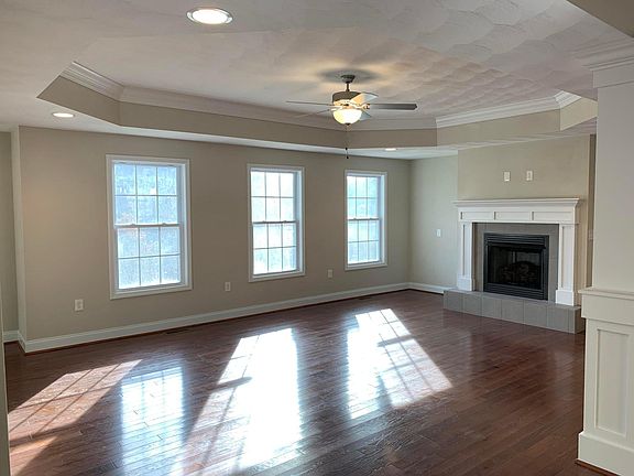 3rd image of 4240 Campbell View Ln