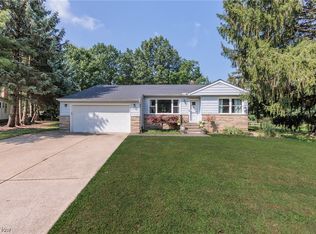 4908 Emmet Rd, Lyndhurst, OH 44124