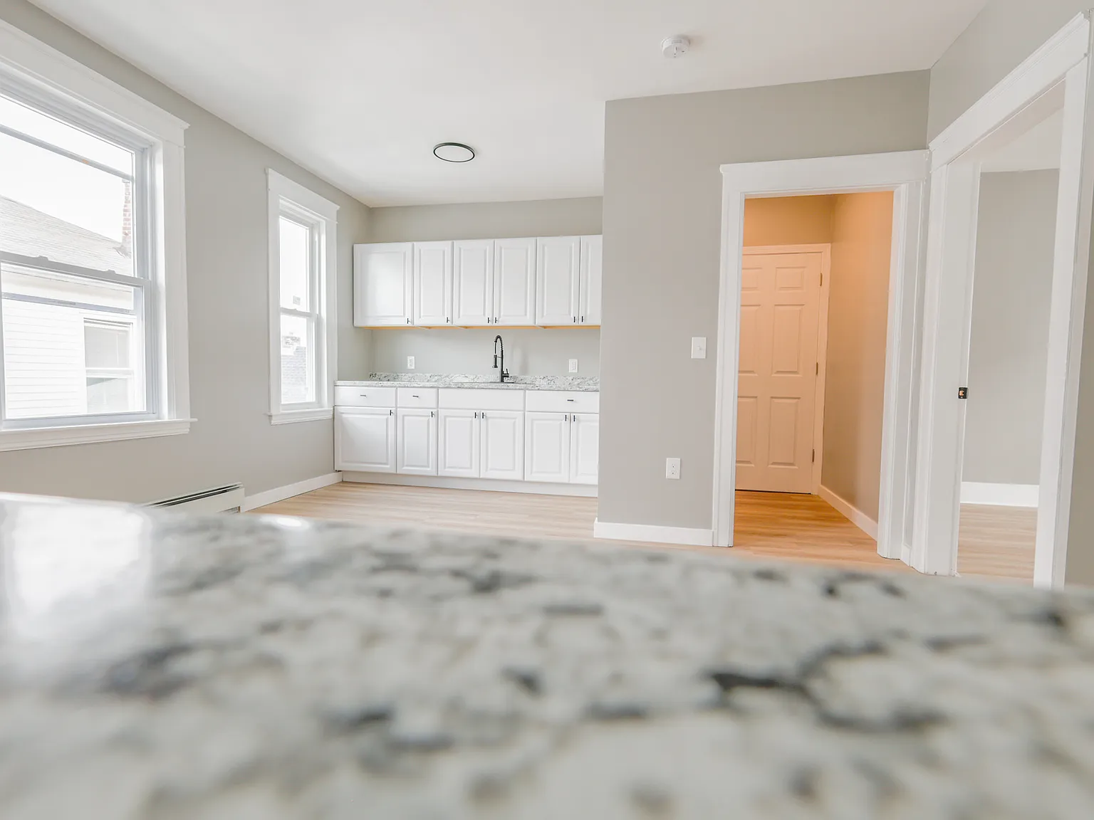 3 bed, 1300 sqft, $2,600 — Photo 3