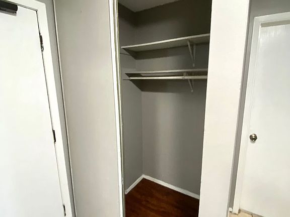 5th image of 2525 Harriet Ave #309