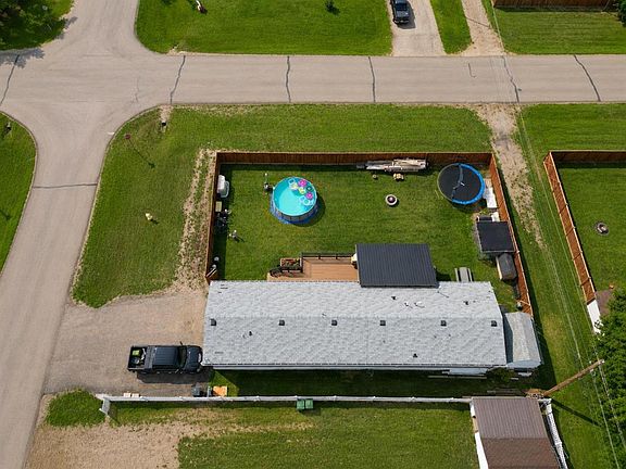 5th image of 10226 W 103rd Ave