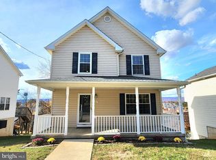 407 Stonewall St, Strasburg, VA