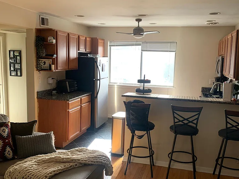 5254 N Neenah Ave #H — Photo 5