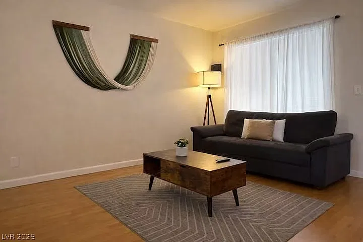 3 bed, 2.5 bath, 1220 sqft, $1,800 — Photo 2