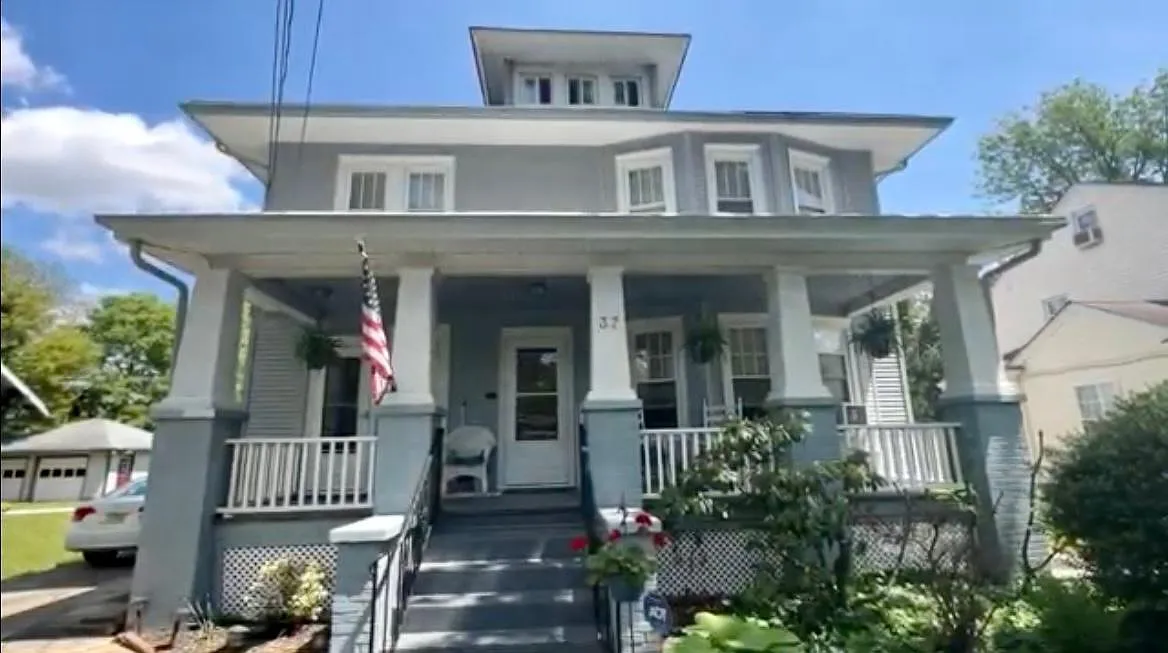 37 Columbia Ave — Photo 1