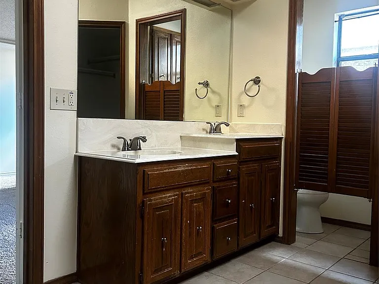 1412 Brookside Dr — Photo 6