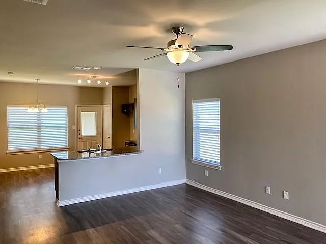 3 bed, 1258 sqft, $1,595 — Photo 4