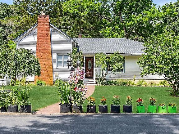 4th image of 714 Cassville Rd