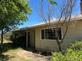 9745 Old Oregon Trl, Redding, CA 96003
