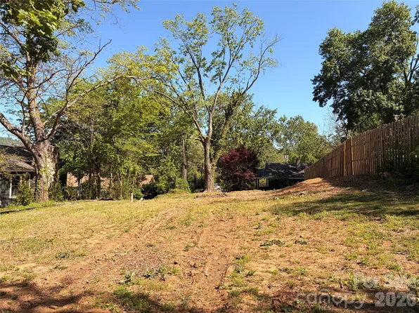 17 Irving St, Asheville, NC 28804