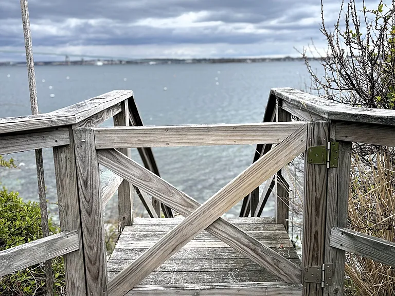 Walcott Ave — Photo 10