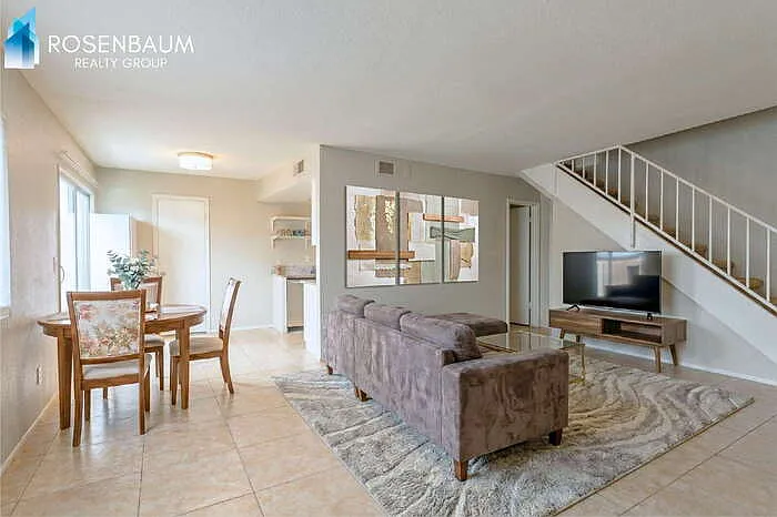 2 bed, 1.5 bath, 990 sqft, $1,199 — Photo 3