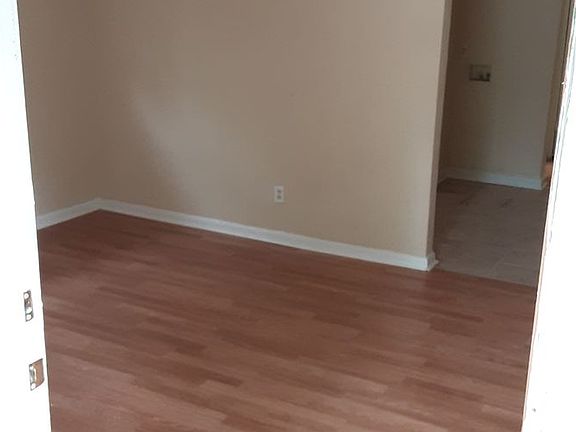 4th image of 3057 Nolan St