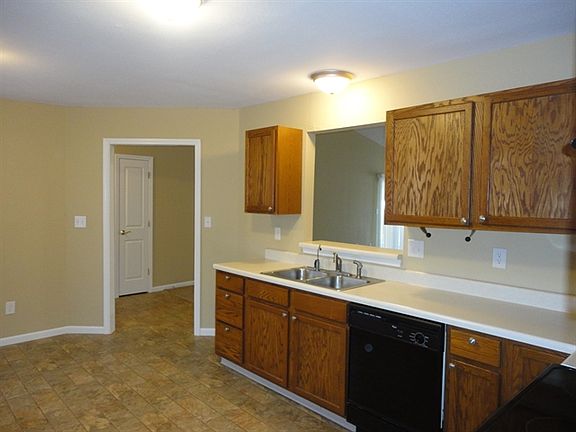 4th image of 5423 Twin Bridge Ct