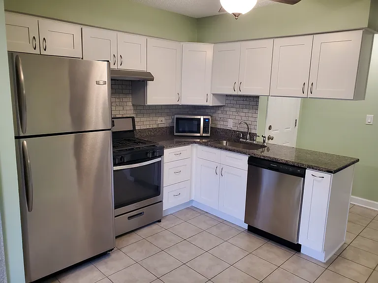 12 Echo Ct #8 — Photo 2