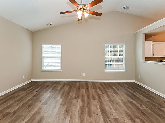4th image of 3023 Edmonton Pl