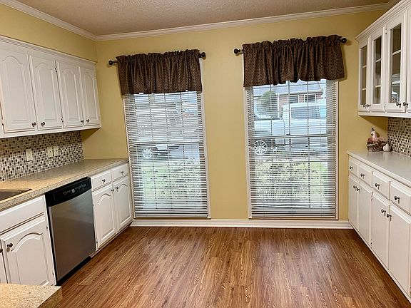 5th image of 116 Skyline Dr APT 18