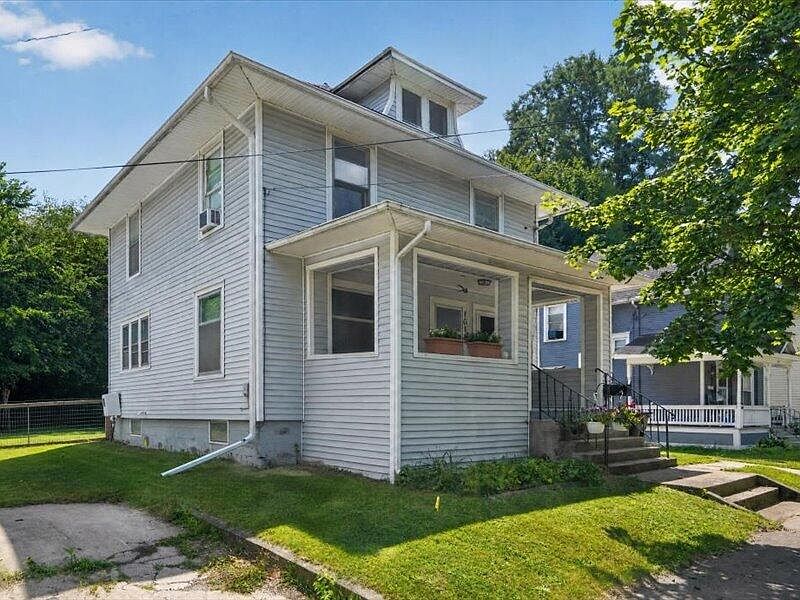 1st image of 1017 Woodbridge St
