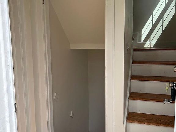 3rd image of 441 Orchard Dr #1