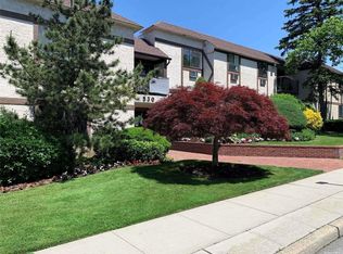 530 Hudson Ave APT B4, Cedarhurst, NY 11516