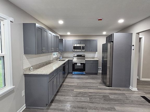 3rd image of 4059 Canby Ln