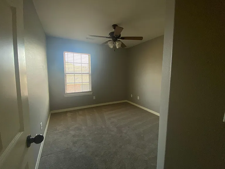 411 Curtis St — Photo 15
