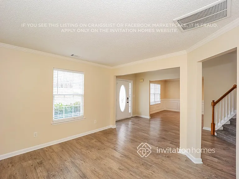 471 Charles Towne Ave — Photo 5