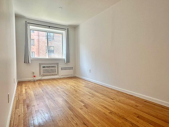4th image of 422 E 10th St #5B