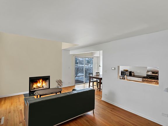5th image of 318 Wisteria Dr